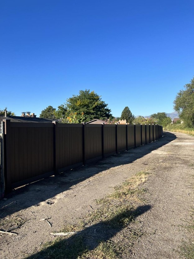 vinyl fencing
